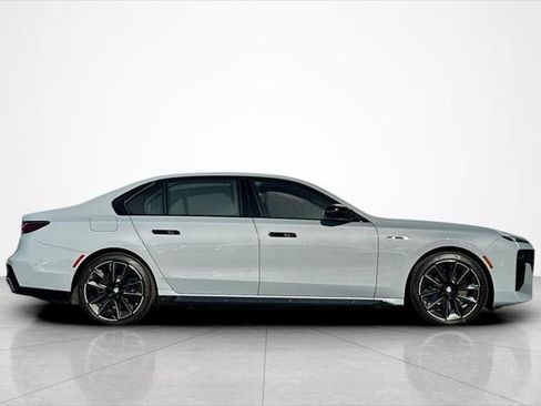 Used 2024 BMW i7 M70 image 6