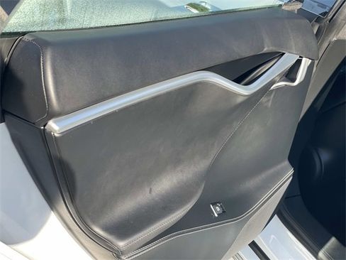 Used 2017 Tesla Model S 90D image 24