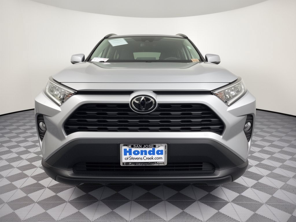 Used 2021 Toyota RAV4 XLE AWD/4WD image 6