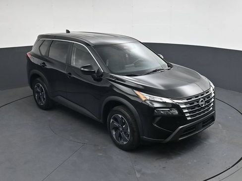 Used 2025 Nissan Rogue SV FWD image 25