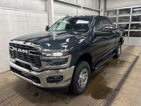 New 2026 RAM 2500 Tradesman AWD/4WD image 30