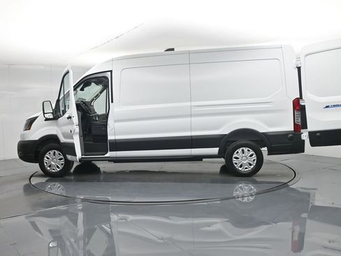 New 2026 Ford E-Transit 148 Medium Roof w/ Load Area Protection Package RWD image 30