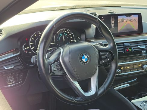 Used 2019 BMW 530e RWD image 9