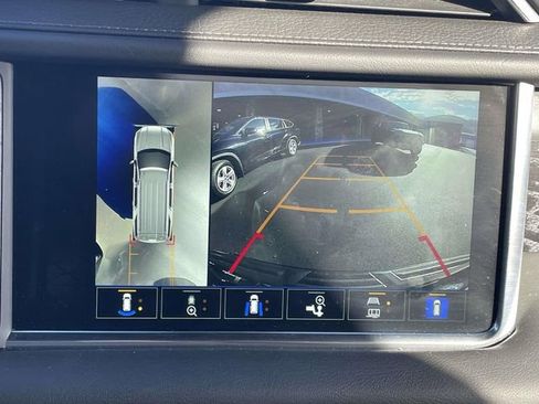 Certified 2022 GMC Yukon Denali image 25