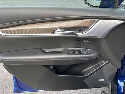 Certified 2025 Cadillac XT6 Sport w/ Platinum Package AWD/4WD image 21