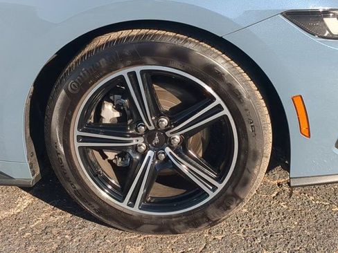 Used 2025 Ford Mustang Coupe RWD image 10