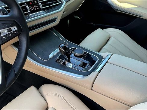 Used 2022 BMW X5 xDrive40i w/ Parking Assistance Package AWD/4WD image 18