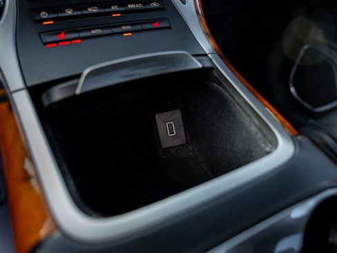 Used 2019 Lincoln Nautilus Select AWD/4WD image 38