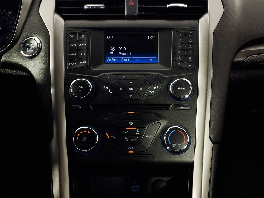 Used 2018 Ford Fusion SE FWD image 22