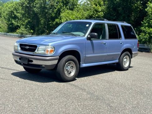 Used 1997 Ford Explorer XLT AWD/4WD image 3