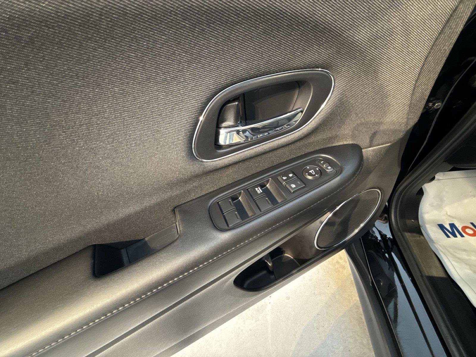 Used 2022 Honda HR-V EX image 15