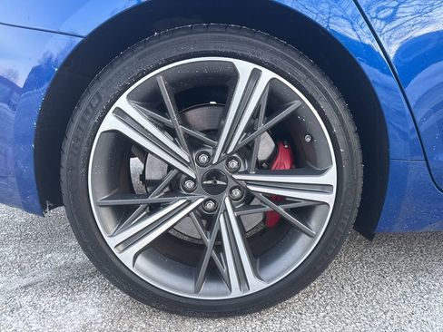 Used 2025 Genesis G70 2.5T w/ Sport Prestige Package image 10