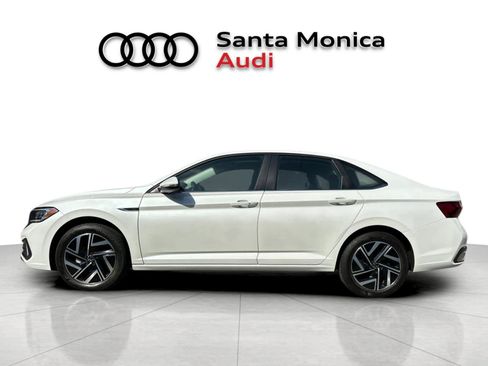 Used 2024 Volkswagen Jetta SEL FWD image 5