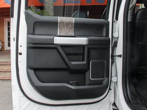 Used 2019 Ford F250 Lariat w/ Chrome Package image 35