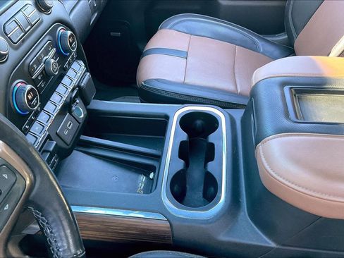 Used 2022 Chevrolet Silverado 1500 High Country w/ Technology Package image 14