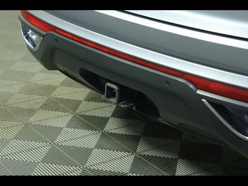 Used 2021 Volkswagen Atlas Cross Sport SEL image 18