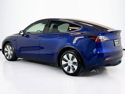 Used 2022 Tesla Model Y Long Range image 7