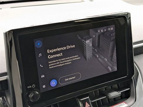 Used 2024 Toyota Corolla Cross LE image 25