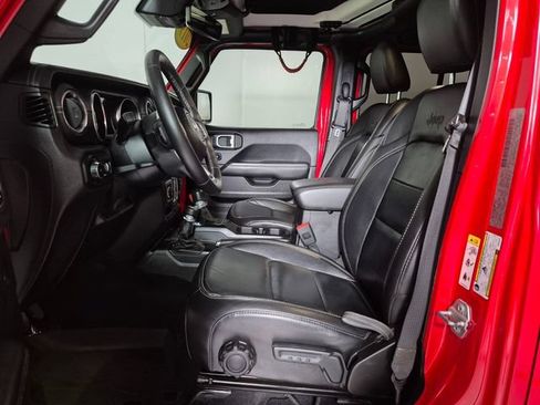 Used 2019 Jeep Wrangler Unlimited Sahara w/ Quick Order Package 24M Moab AWD/4WD image 15
