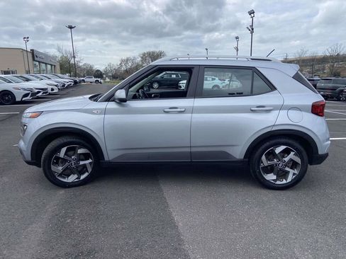 Certified 2023 Hyundai Venue SEL w/ Cargo Package image 6