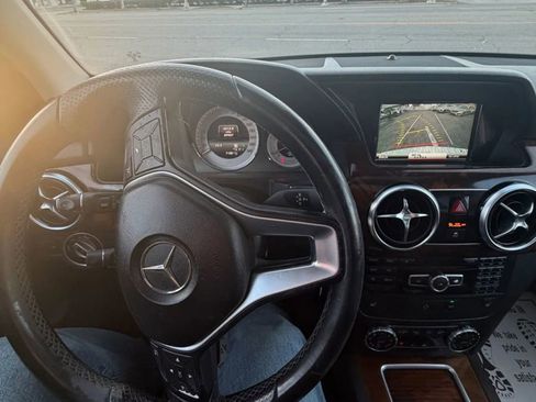 Used 2015 Mercedes-Benz GLK 350 4MATIC image 4