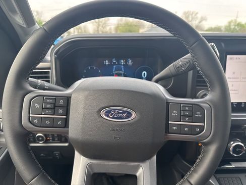 Used 2025 Ford F350 Lariat w/ Lariat Ultimate Package AWD/4WD image 16