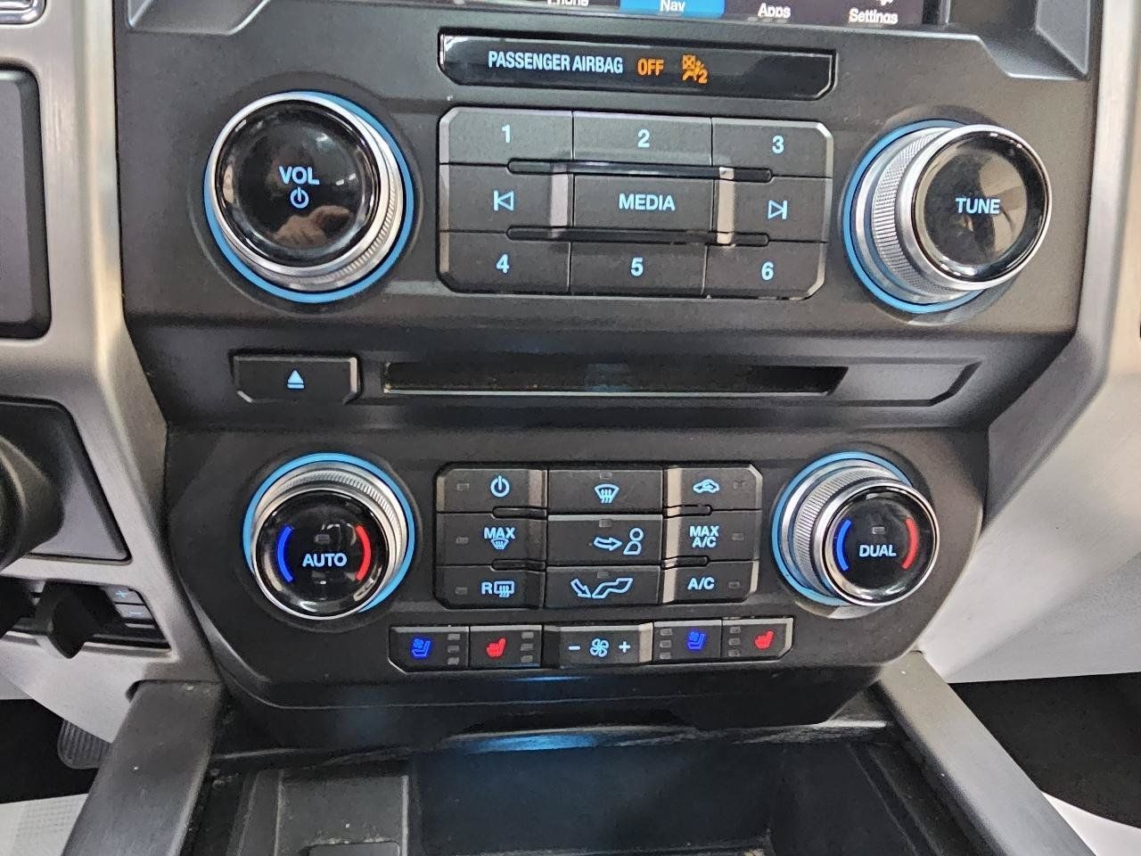 Used 2018 Ford F150 Platinum w/ Equipment Group 701A Luxury RWD image 35
