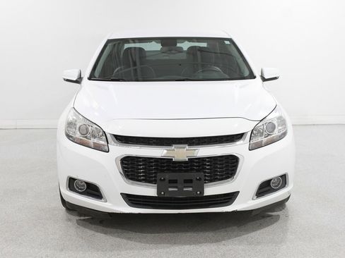 Used 2015 Chevrolet Malibu LT image 2