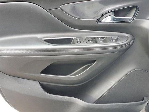 Used 2020 Buick Encore Preferred image 13