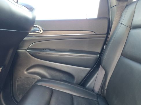 Used 2021 Jeep Grand Cherokee Limited w/ Sun & Sound Group image 11