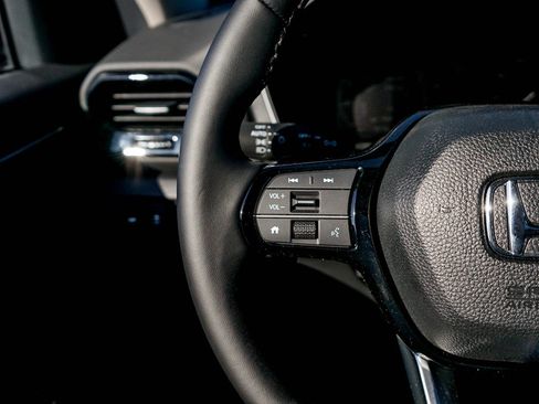 New 2025 Honda Pilot Touring image 21