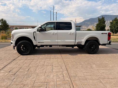 Used 2025 Ford F250 Lariat AWD/4WD image 3
