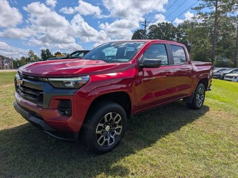 Used 2023 Chevrolet Colorado LT w/ LT Convenience Package III RWD image 7