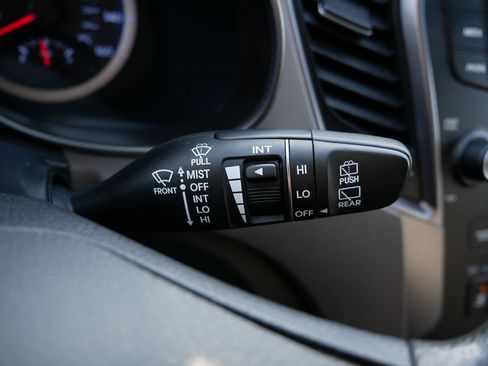 Used 2016 Hyundai Santa Fe SE image 32