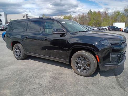 New 2026 Jeep Grand Wagoneer L Limited AWD/4WD image 3