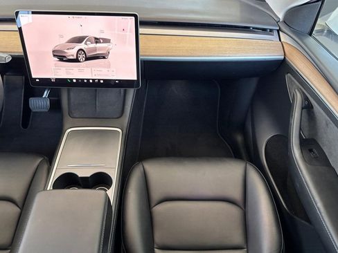 Used 2023 Tesla Model Y Long Range AWD/4WD image 29