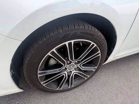 Used 2016 Toyota Camry SE FWD image 6