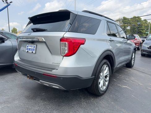 Used 2021 Ford Explorer XLT w/ Equipment Group 202A AWD/4WD image 7