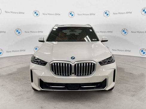 New 2026 BMW X5 xDrive50e image 8