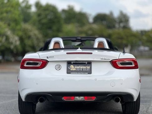 Used 2018 FIAT 124 Spider Lusso w/ Convenience Group RWD image 6