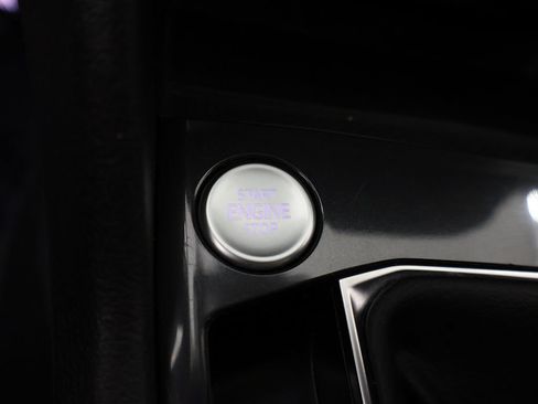 Used 2023 Volkswagen Tiguan SE AWD/4WD image 41