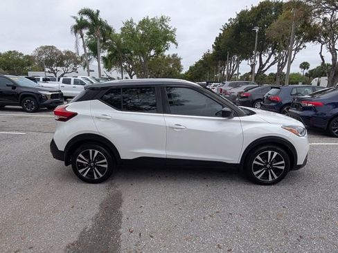 Used 2020 Nissan Kicks SV image 8