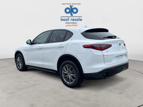 Used 2023 Alfa Romeo Stelvio Sprint image 4