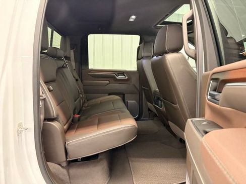Used 2026 GMC Sierra 3500 Denali w/ Denali Reserve Package AWD/4WD image 9