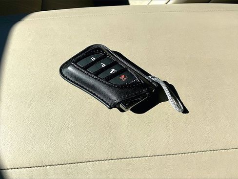 Used 2022 Lexus LS 500 image 10