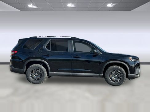 New 2026 Honda Pilot TrailSport image 7