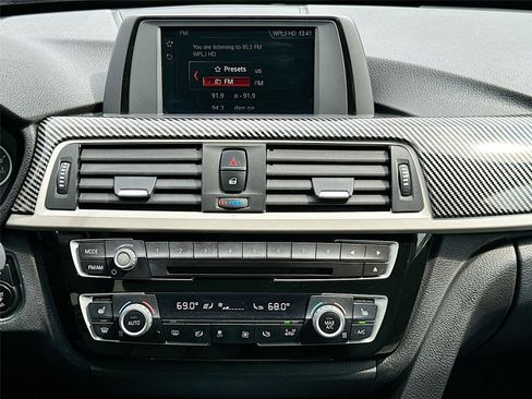 Used 2018 BMW 320i Sedan image 14