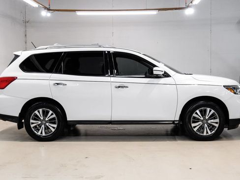 Used 2017 Nissan Pathfinder SL FWD image 7