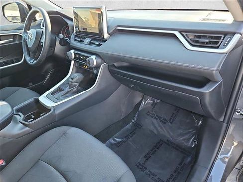 Used 2025 Toyota RAV4 XLE image 21