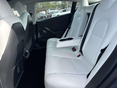 Used 2022 Tesla Model 3 Standard Range image 16